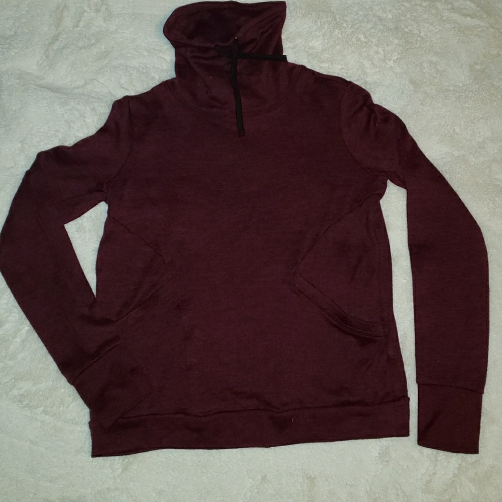 Cowell neck active wear